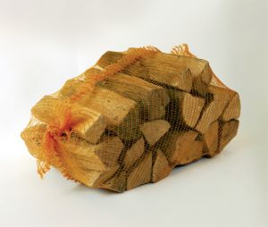 Eine handliche Verpackung - Kaminholz im 20 kg - Sack